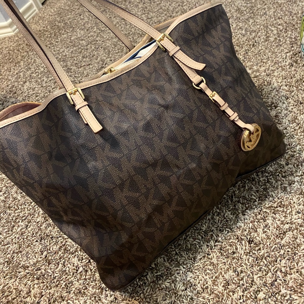 Micchael kors tote